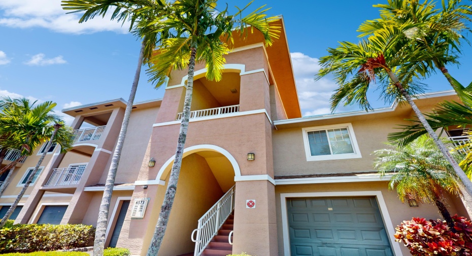 6573 Emerald Dunes Drive Unit 205, West Palm Beach, Florida 33411, 2 Bedrooms Bedrooms, ,2 BathroomsBathrooms,Condominium,For Sale,Emerald Dunes,2,RX-10983850
