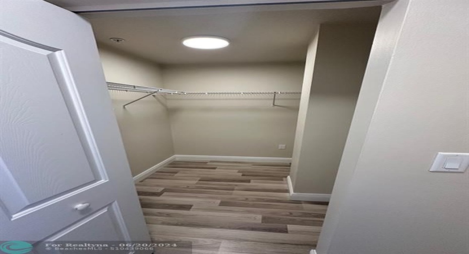 walk in closet