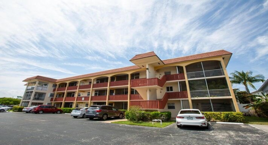 651 Pine Drive Unit 207, Pompano Beach, Florida 33060, 2 Bedrooms Bedrooms, ,2 BathroomsBathrooms,Residential Lease,For Rent,Pine,2,RX-10985125