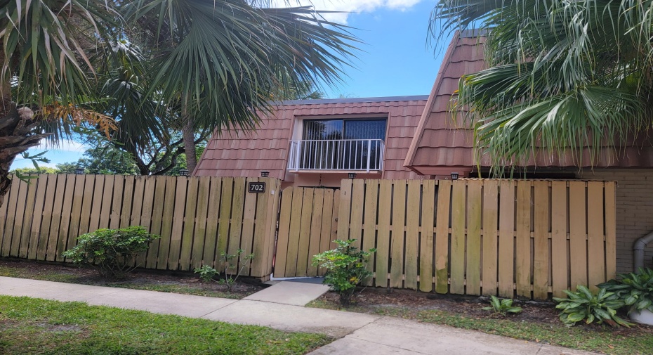 702 Mill Valley Pl, West Palm Beach, Florida 33409, 2 Bedrooms Bedrooms, ,2 BathroomsBathrooms,Townhouse,For Sale,Mill Valley Pl,RX-10975086