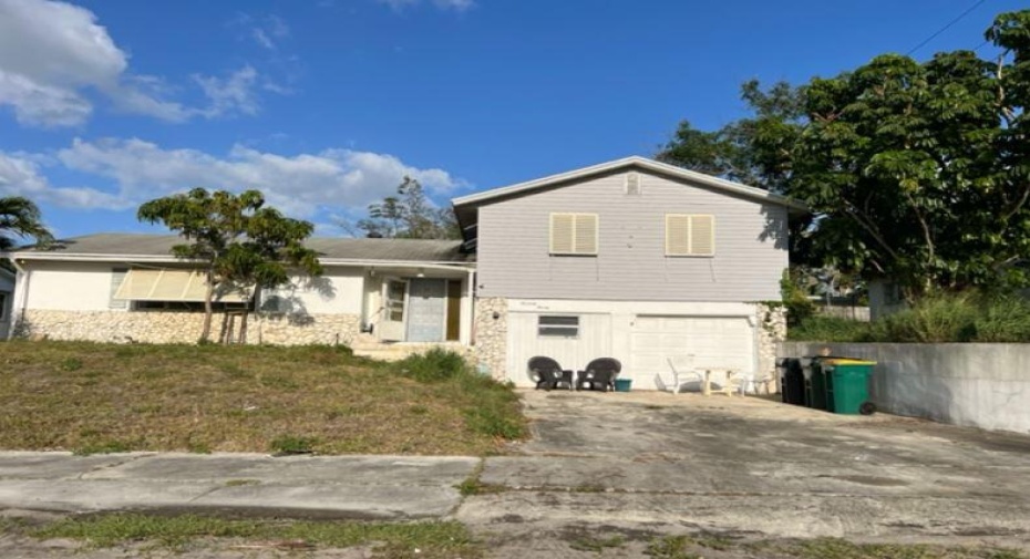 1420 Hillcrest Drive, Lake Worth Beach, Florida 33461, 5 Bedrooms Bedrooms, ,3 BathroomsBathrooms,Single Family,For Sale,Hillcrest,RX-10975216