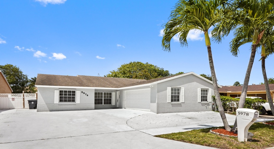 5978 Lincoln Circle, Lake Worth, Florida 33463, 3 Bedrooms Bedrooms, ,2 BathroomsBathrooms,Single Family,For Sale,Lincoln,RX-10977302