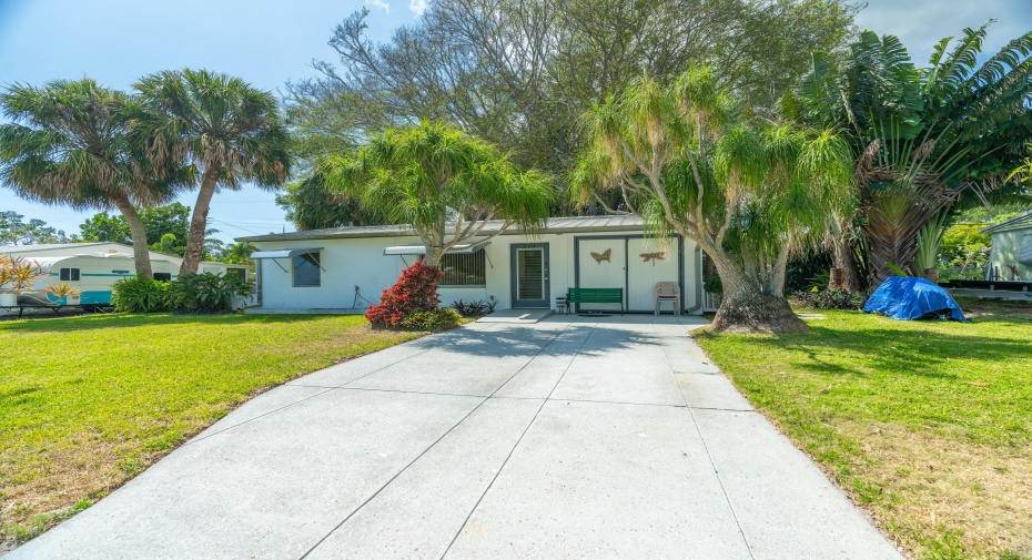 2556 NE Letitia Street, Jensen Beach, Florida 34957, 2 Bedrooms Bedrooms, ,1 BathroomBathrooms,Single Family,For Sale,Letitia,RX-10977412