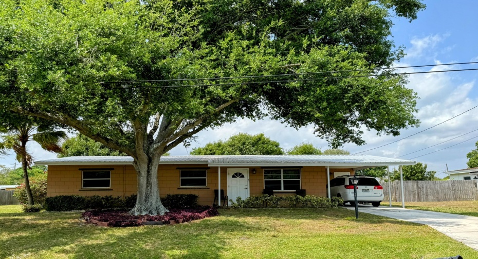 3729 Saint Benedicts Road, Fort Pierce, Florida 34982, 4 Bedrooms Bedrooms, ,2 BathroomsBathrooms,Single Family,For Sale,Saint Benedicts,RX-10983874