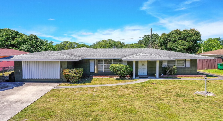 2404 Holiday Court, Fort Pierce, Florida 34982, 4 Bedrooms Bedrooms, ,3 BathroomsBathrooms,Single Family,For Sale,Holiday,RX-10978926