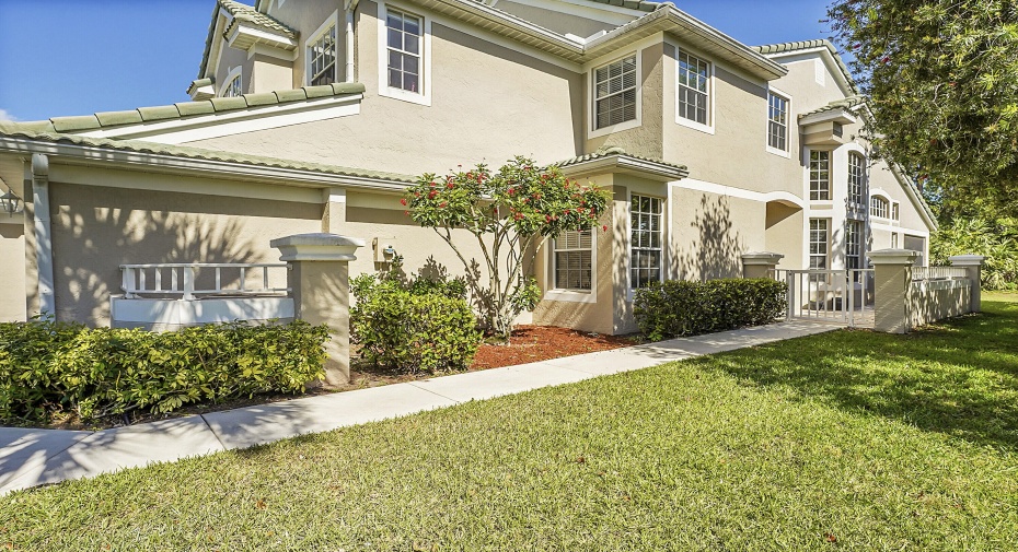1609 SW Harbour Isles Circle Unit 44, Port Saint Lucie, Florida 34986, 3 Bedrooms Bedrooms, ,3 BathroomsBathrooms,Townhouse,For Sale,Harbour Isles,RX-10978633