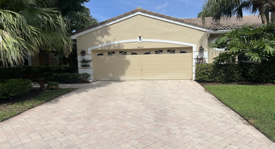 4602 Carlton Golf Drive, Lake Worth, Florida 33449, 3 Bedrooms Bedrooms, ,2 BathroomsBathrooms,A,For Sale,Carlton Golf,RX-10979365