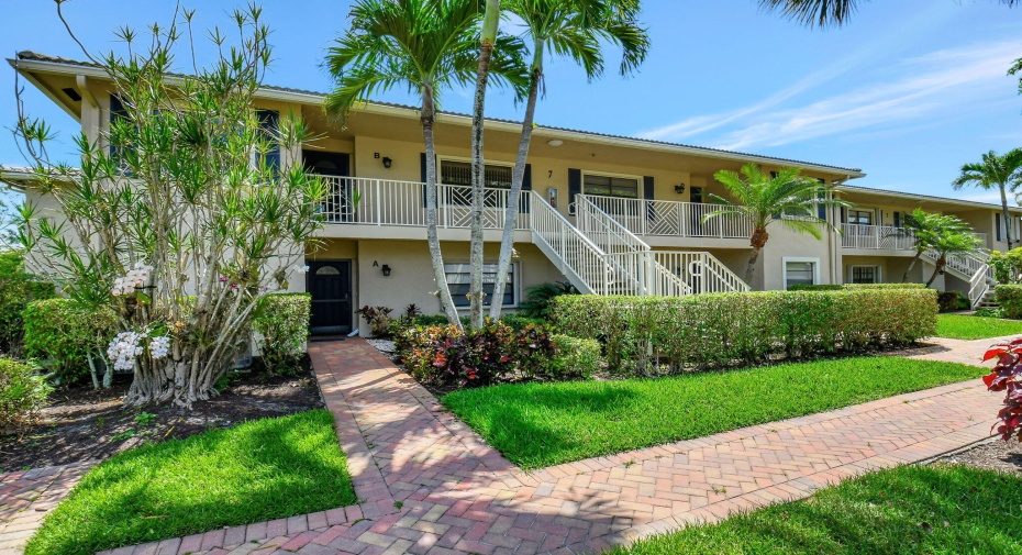 7 Stratford Drive Unit B, Boynton Beach, Florida 33436, 3 Bedrooms Bedrooms, ,2 BathroomsBathrooms,Condominium,For Sale,Stratford,2,RX-10980354