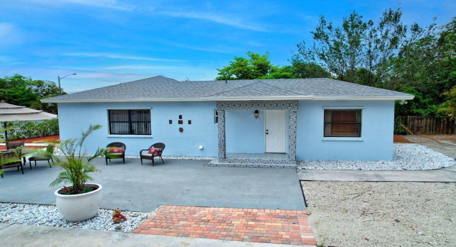 202 SE 4th Street, Delray Beach, Florida 33483, 2 Bedrooms Bedrooms, ,1 BathroomBathrooms,Single Family,For Sale,4th,1,RX-10979727