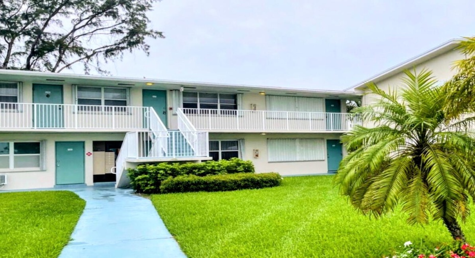 240 Horizons W Unit 106, Boynton Beach, Florida 33435, 1 Bedroom Bedrooms, ,1 BathroomBathrooms,Condominium,For Sale,Horizons W,1,RX-10981420