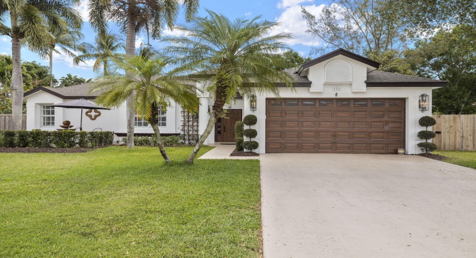 126 Nottingham Road, Royal Palm Beach, Florida 33411, 3 Bedrooms Bedrooms, ,2 BathroomsBathrooms,Single Family,For Sale,Nottingham,1,RX-10981518