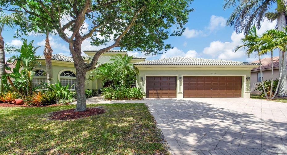 6021 Walnut Hill Drive, Lake Worth, Florida 33467, 4 Bedrooms Bedrooms, ,3 BathroomsBathrooms,Single Family,For Sale,Walnut Hill,RX-10981580
