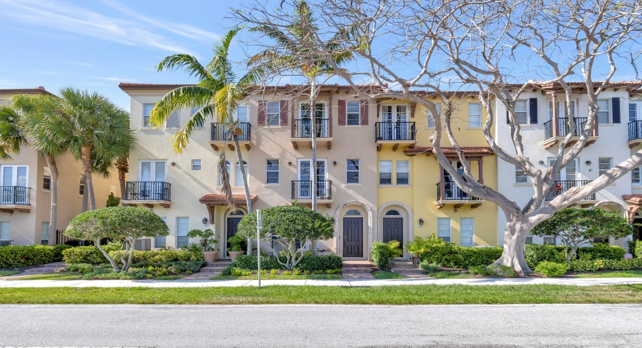 24 Via Floresta Drive, Boca Raton, Florida 33487, 3 Bedrooms Bedrooms, ,3 BathroomsBathrooms,Townhouse,For Sale,Via Floresta,RX-10982727