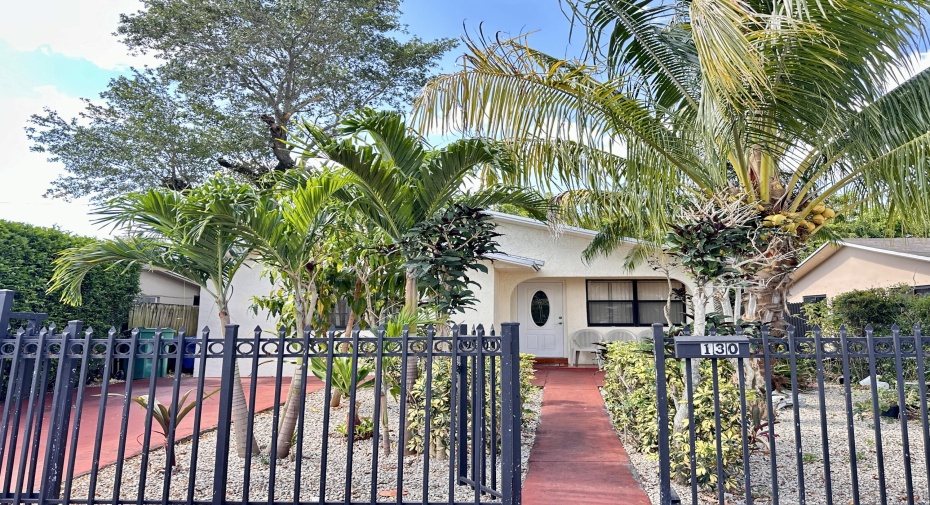 130 NE 186th Terrace, Miami, Florida 33179, 3 Bedrooms Bedrooms, ,2 BathroomsBathrooms,Single Family,For Sale,186th,RX-10983157