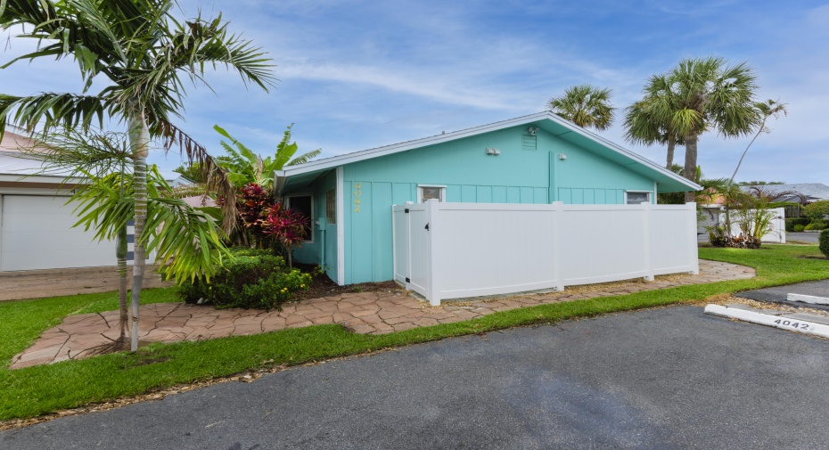 4042 NE Breakwater Drive, Jensen Beach, Florida 34957, 2 Bedrooms Bedrooms, ,2 BathroomsBathrooms,Single Family,For Sale,Breakwater,RX-10983826