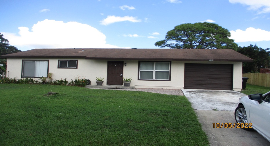 261 SW Homeland Road, Port Saint Lucie, Florida 34953, 2 Bedrooms Bedrooms, ,1 BathroomBathrooms,Single Family,For Sale,Homeland,RX-10984714