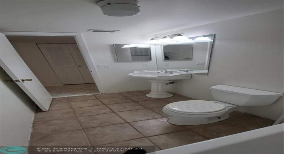 2nd Bathroom