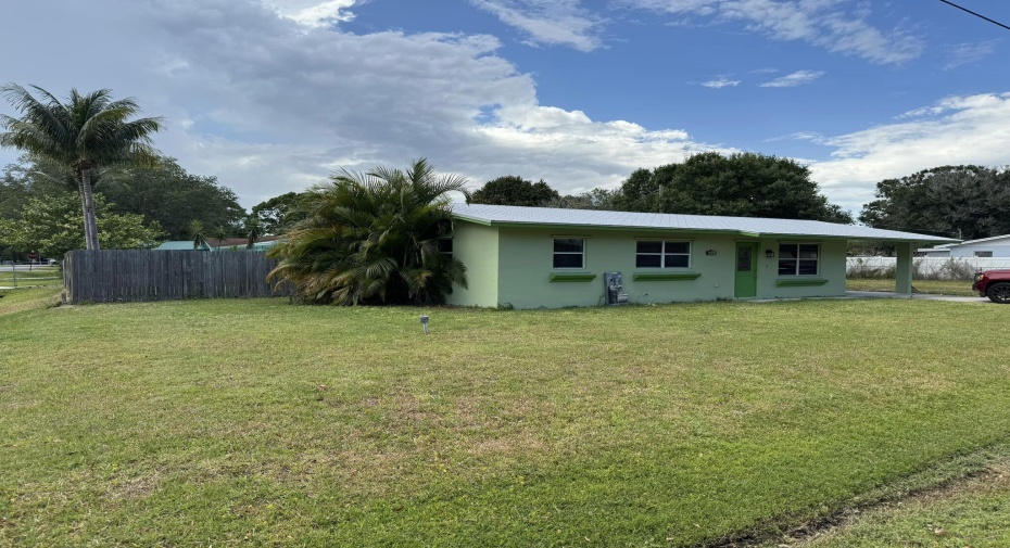 2711 S 27th Street, Fort Pierce, Florida 34981, 3 Bedrooms Bedrooms, ,1 BathroomBathrooms,Single Family,For Sale,27th,RX-10985728