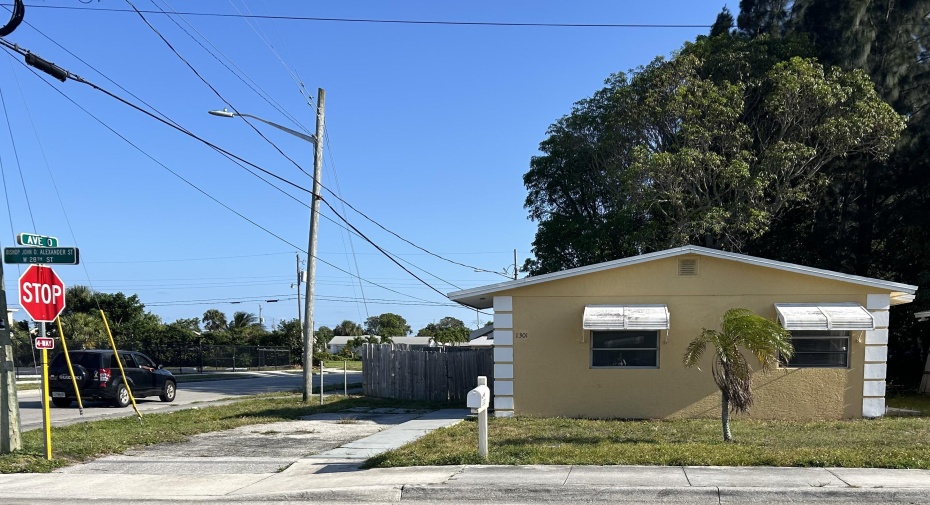 1301 W 28 Street, Riviera Beach, Florida 33404, 3 Bedrooms Bedrooms, ,1 BathroomBathrooms,Single Family,For Sale,28,RX-10986460