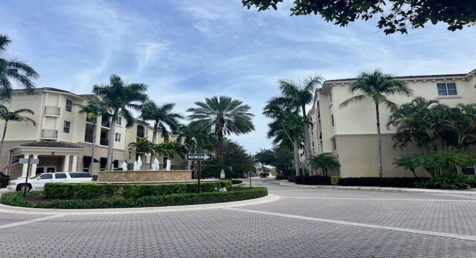 4 Renaissance Way Unit 212, Boynton Beach, Florida 33426, 1 Bedroom Bedrooms, ,1 BathroomBathrooms,Condominium,For Sale,Renaissance,2,RX-10987297