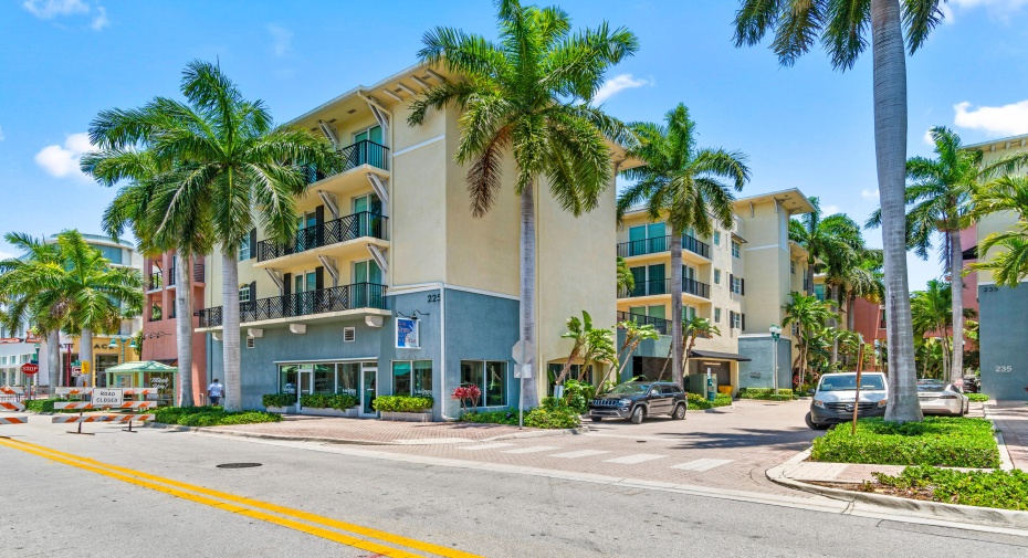 225 NE 1st Street Unit 206, Delray Beach, Florida 33444, 3 Bedrooms Bedrooms, ,3 BathroomsBathrooms,Residential Lease,For Rent,1st,2,RX-10987642
