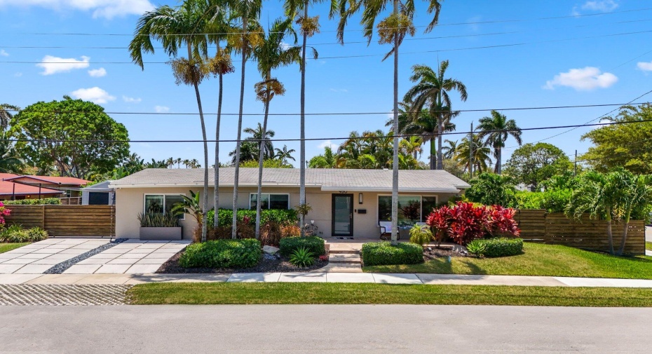 930 N 11th Court, Hollywood, Florida 33019, 3 Bedrooms Bedrooms, ,3 BathroomsBathrooms,Single Family,For Sale,11th,RX-10987750