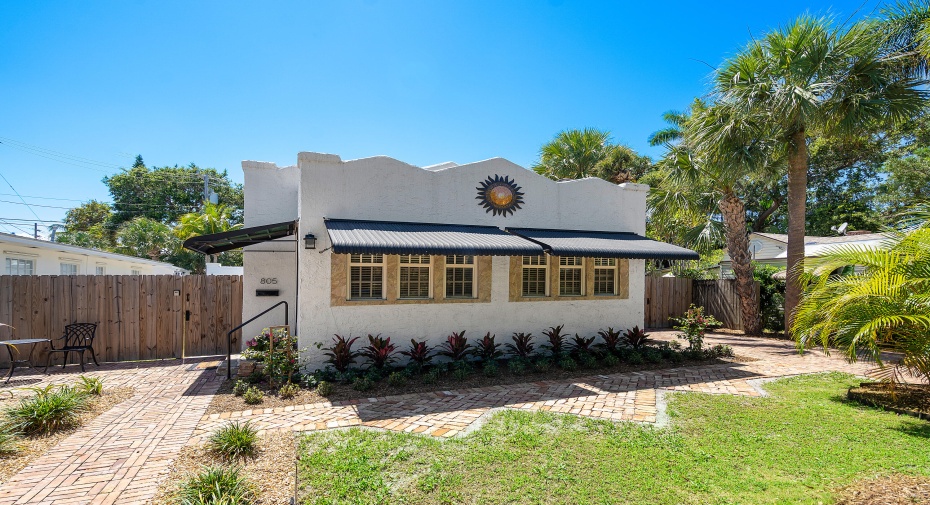 805 N Lakeside Drive, Lake Worth Beach, Florida 33460, 3 Bedrooms Bedrooms, ,3 BathroomsBathrooms,Single Family,For Sale,Lakeside,RX-10988242