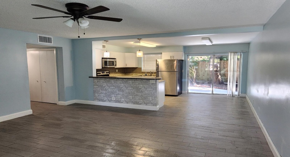 214 SW 1st Street Unit 2, Pompano Beach, Florida 33060, 2 Bedrooms Bedrooms, ,2 BathroomsBathrooms,Residential Lease,For Rent,1st,2,RX-10988831