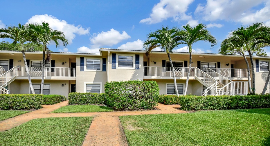 40 Stratford Lane Unit F, Boynton Beach, Florida 33436, 2 Bedrooms Bedrooms, ,2 BathroomsBathrooms,Condominium,For Sale,Stratford,2,RX-10989219