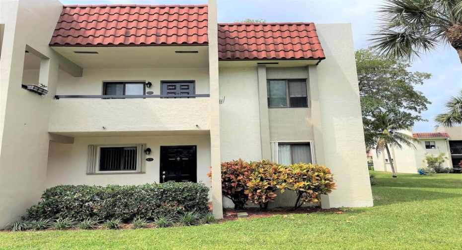 120 NW 70th Street Unit 105, Boca Raton, Florida 33487, 2 Bedrooms Bedrooms, ,2 BathroomsBathrooms,Residential Lease,For Rent,70th,1,RX-10990093