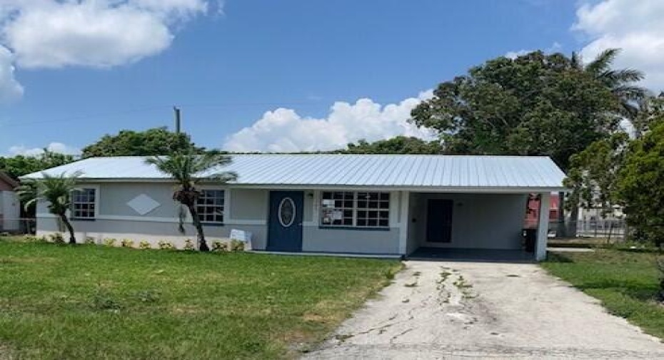 764 SW 10th Street, Belle Glade, Florida 33430, 3 Bedrooms Bedrooms, ,1 BathroomBathrooms,Single Family,For Sale,10th,RX-10990426