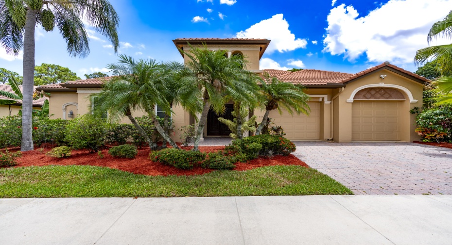 816 SW Grand Reserves Boulevard, Port Saint Lucie, Florida 34986, 4 Bedrooms Bedrooms, ,3 BathroomsBathrooms,Single Family,For Sale,Grand Reserves,RX-10990574