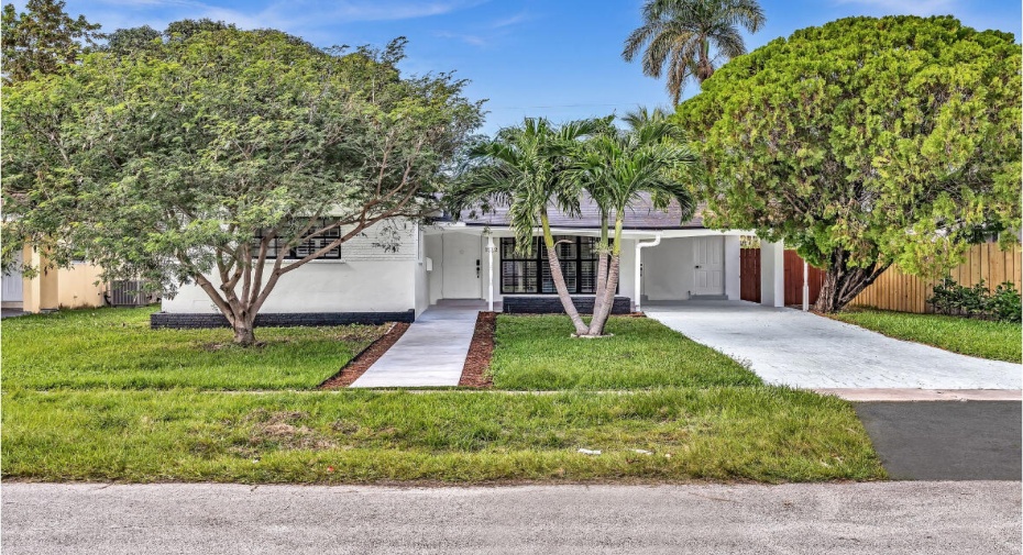 2112 N 14th Terrace, Hollywood, Florida 33020, 3 Bedrooms Bedrooms, ,2 BathroomsBathrooms,Single Family,For Sale,14th,RX-10990931