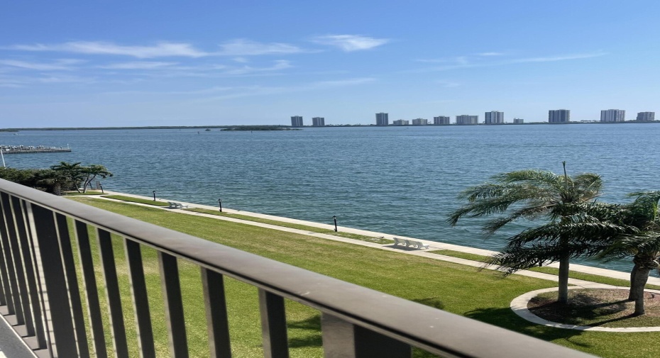 801 Lake Shore Drive Unit 505, Lake Park, Florida 33403, 2 Bedrooms Bedrooms, ,2 BathroomsBathrooms,Residential Lease,For Rent,Lake Shore,5,RX-10991117