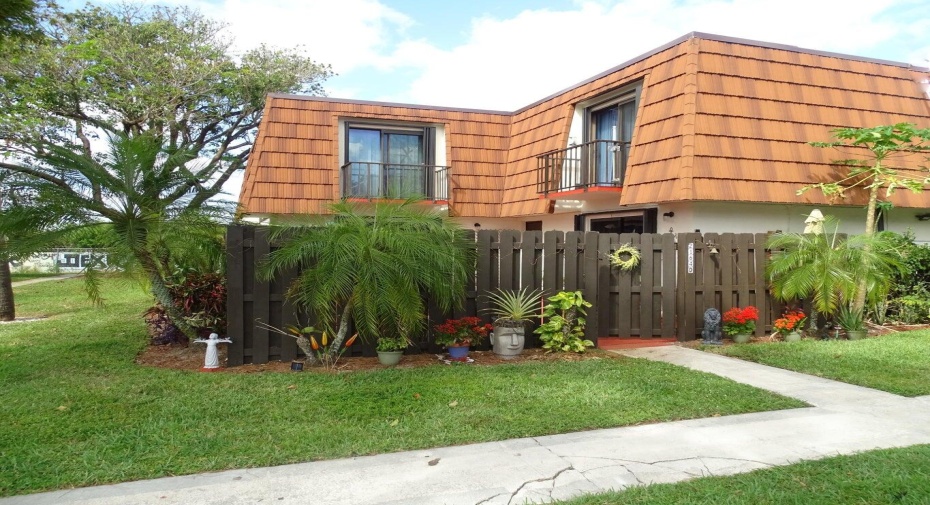 2164 White Pine Circle Unit D, Greenacres, Florida 33415, 2 Bedrooms Bedrooms, ,2 BathroomsBathrooms,Residential Lease,For Rent,White Pine,RX-10991146