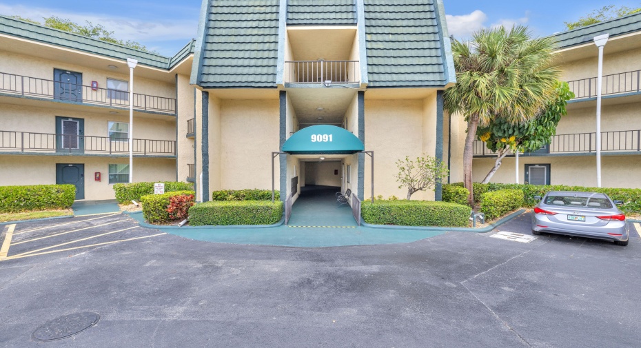 9091 Lime Bay Boulevard Unit 110, Tamarac, Florida 33321, 2 Bedrooms Bedrooms, ,2 BathroomsBathrooms,Condominium,For Sale,Lime Bay,1,RX-10991155
