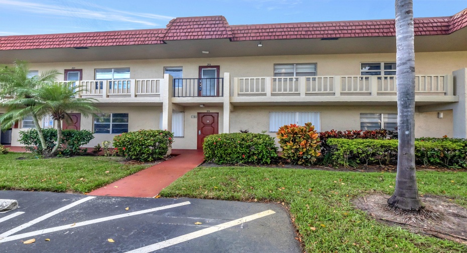 1 Abbey Lane Unit 206, Delray Beach, Florida 33446, 2 Bedrooms Bedrooms, ,2 BathroomsBathrooms,Residential Lease,For Rent,Abbey,2,RX-10988388
