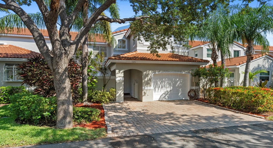 1574 Weeping Willow Way, Hollywood, Florida 33019, 3 Bedrooms Bedrooms, ,2 BathroomsBathrooms,Townhouse,For Sale,Weeping Willow,RX-10991861