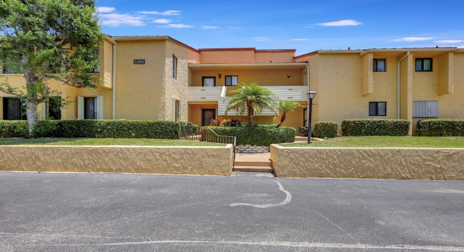 5393 SE Miles Grant Road Unit 104, Stuart, Florida 34997, 2 Bedrooms Bedrooms, ,2 BathroomsBathrooms,Condominium,For Sale,Miles Grant,1,RX-10992025