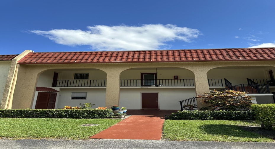 112 Lake Evelyn Drive Unit 112, West Palm Beach, Florida 33411, 2 Bedrooms Bedrooms, ,2 BathroomsBathrooms,Condominium,For Sale,Lake Evelyn,2,RX-10992421