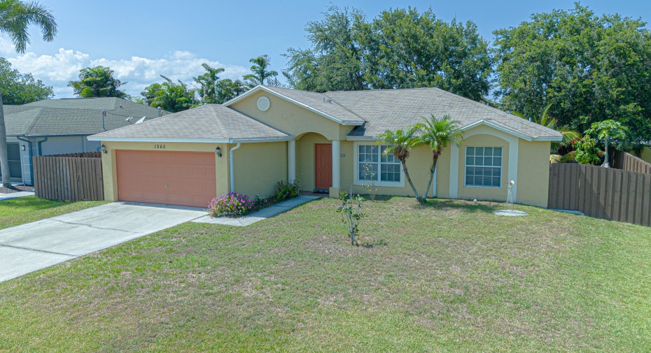 1265 SW Albenga Avenue, Port Saint Lucie, Florida 34953, 3 Bedrooms Bedrooms, ,2 BathroomsBathrooms,Single Family,For Sale,Albenga,RX-10992426