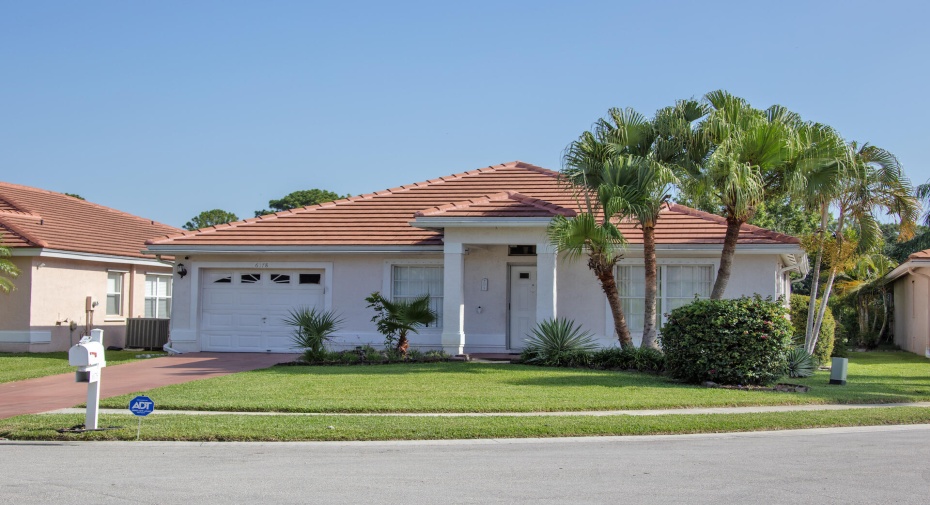 6178 Harbour Greens Drive, Lake Worth, Florida 33467, 3 Bedrooms Bedrooms, ,2 BathroomsBathrooms,Single Family,For Sale,Harbour Greens,RX-10992560