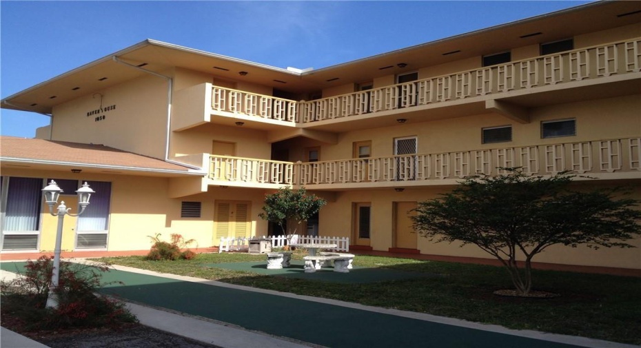1050 E Sample Road Unit 110, Pompano Beach, Florida 33064, 1 Bedroom Bedrooms, ,1 BathroomBathrooms,Residential Lease,For Rent,Sample,1,RX-10992603