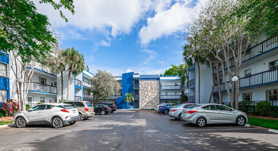 3220 Holiday Springs Boulevard Unit 1-307, Margate, Florida 33063, 1 Bedroom Bedrooms, ,1 BathroomBathrooms,Condominium,For Sale,Holiday Springs,3,RX-10992839