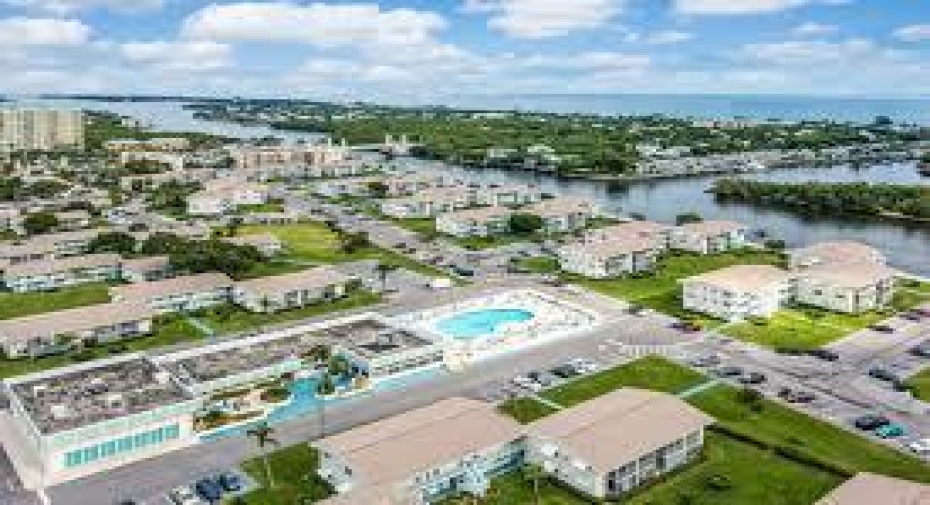 880 Horizons Unit 206, Boynton Beach, Florida 33435, 2 Bedrooms Bedrooms, ,1 BathroomBathrooms,Condominium,For Sale,Horizons,2,RX-10982488
