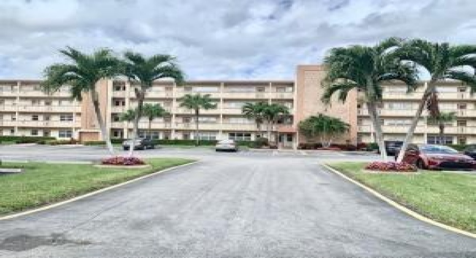 3016 Newcastle A, Boca Raton, Florida 33434, 2 Bedrooms Bedrooms, ,2 BathroomsBathrooms,Residential Lease,For Rent,Newcastle A,3,RX-10993382