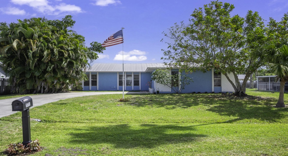 771 SE Sweetbay Avenue, Port Saint Lucie, Florida 34983, 3 Bedrooms Bedrooms, ,2 BathroomsBathrooms,Single Family,For Sale,Sweetbay,RX-10993405
