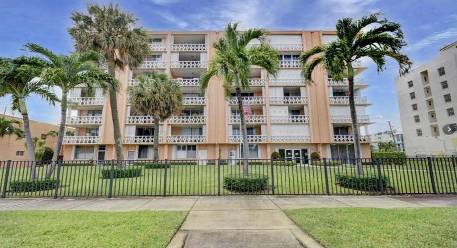 15 S Golfview Road Unit 604, Lake Worth Beach, Florida 33460, 1 Bedroom Bedrooms, ,1 BathroomBathrooms,Residential Lease,For Rent,Golfview,6,RX-10993490