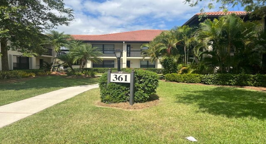 361 SW South River Drive Unit 106, Stuart, Florida 34997, 2 Bedrooms Bedrooms, ,2 BathroomsBathrooms,Condominium,For Sale,South River,106,RX-10993535