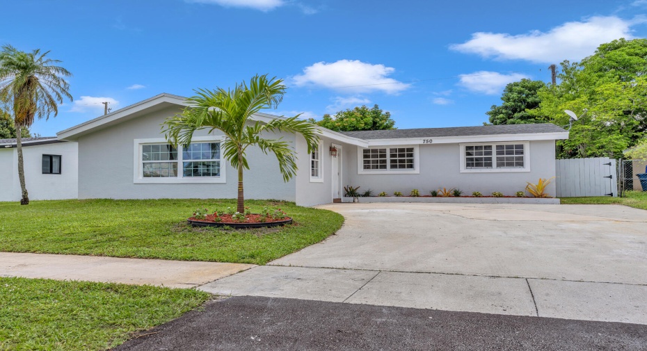 750 Gardenia Drive, Royal Palm Beach, Florida 33411, 4 Bedrooms Bedrooms, ,2 BathroomsBathrooms,Single Family,For Sale,Gardenia,1,RX-10993574